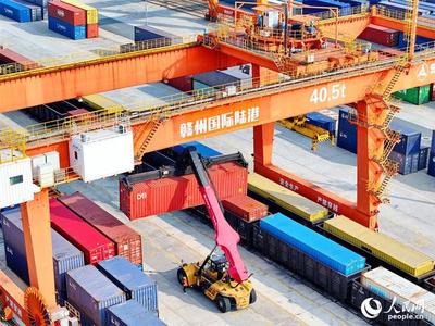 江西贛州南康區(qū) 進出口貨物裝運繁忙 彰顯開放發(fā)展活力